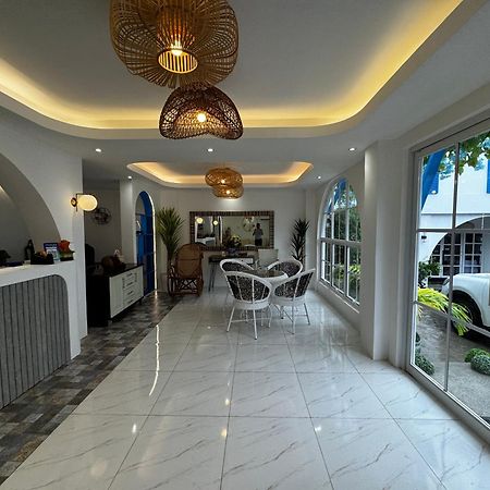 Bernese Resort Hotel Powered By Cocotel Ligao Buitenkant foto