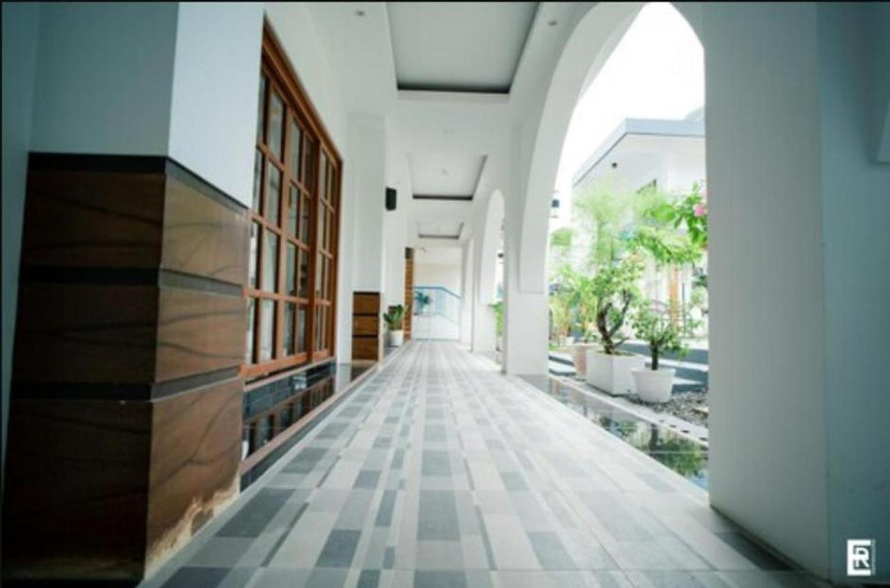 Bernese Resort Hotel Powered By Cocotel Ligao Buitenkant foto