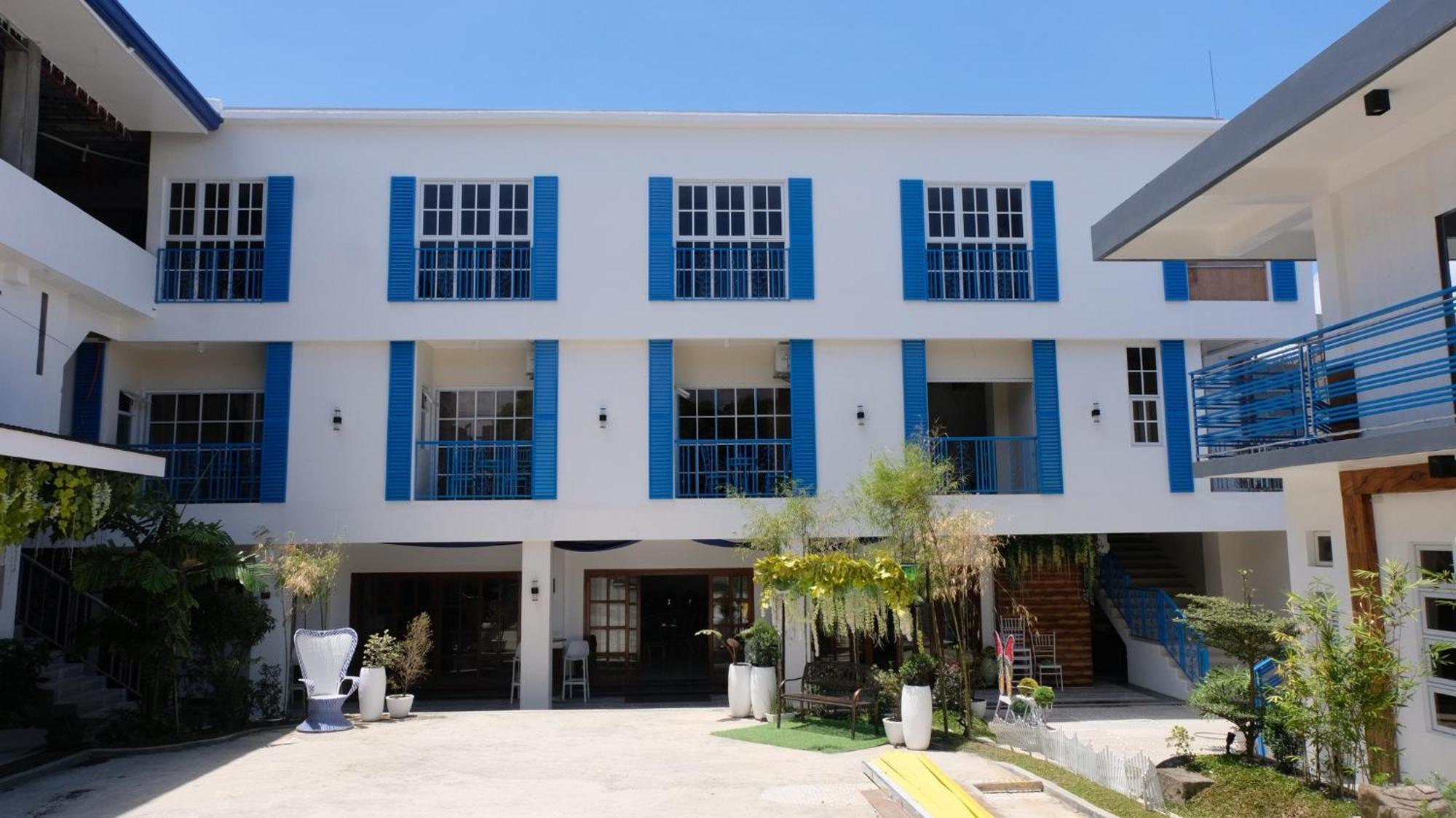 Bernese Resort Hotel Powered By Cocotel Ligao Buitenkant foto